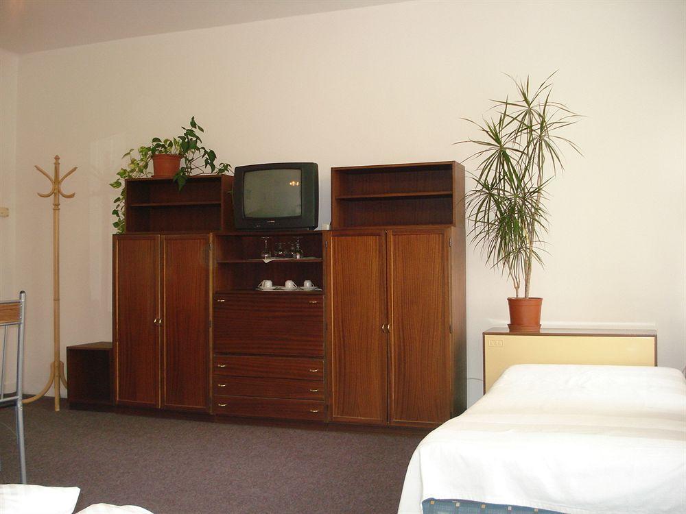 Unie 2* Prague